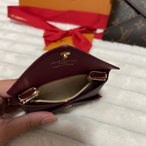 ✨SOLD✨ Louis Vuitton card case - Picture 4 of 8